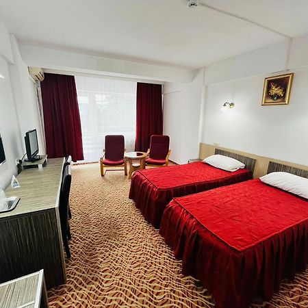 Hotel Flora Drobeta Turnu Severin Exterior photo
